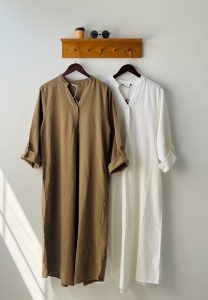 3051.483.4.پیراهن.لنین پفکی.نرمال. پک8تایی.آبی1.گردویی1.قهوه ای1.سرمه ای1.سفید1.کرم1. موکا1.سبزتیره1.(6C.10.11)
