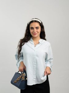 1123.650.شومیز.کتان سیلک سیلور.نرمال. پک5تایی.سرمه ای1.قهوه ای1.گردویی1.آبی روشن1.بنفش تیره1.(8C.1)